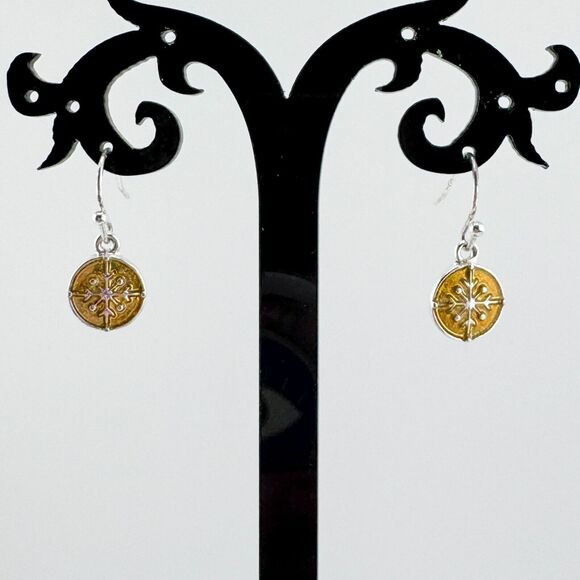 Vintage Snowflake Earrings Gold & Silver Tone Mixed Metals Dainty Retro - Picture 1 of 5